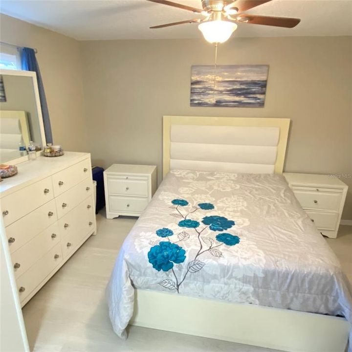 For Sale: $185,000 (2 beds, 2 baths, 967 Square Feet)