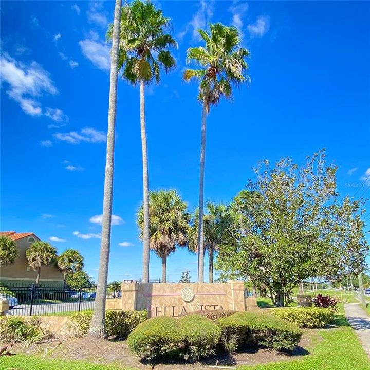 For Sale: $185,000 (2 beds, 2 baths, 967 Square Feet)