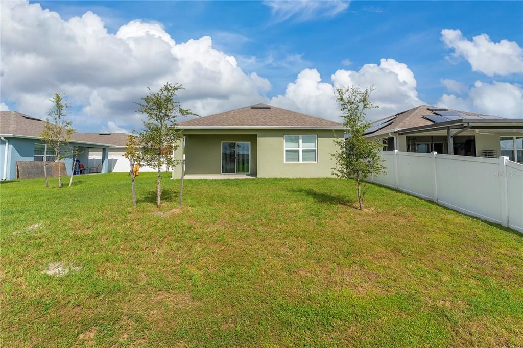 For Rent: $2,300 (3 beds, 2 baths, 1516 Square Feet)