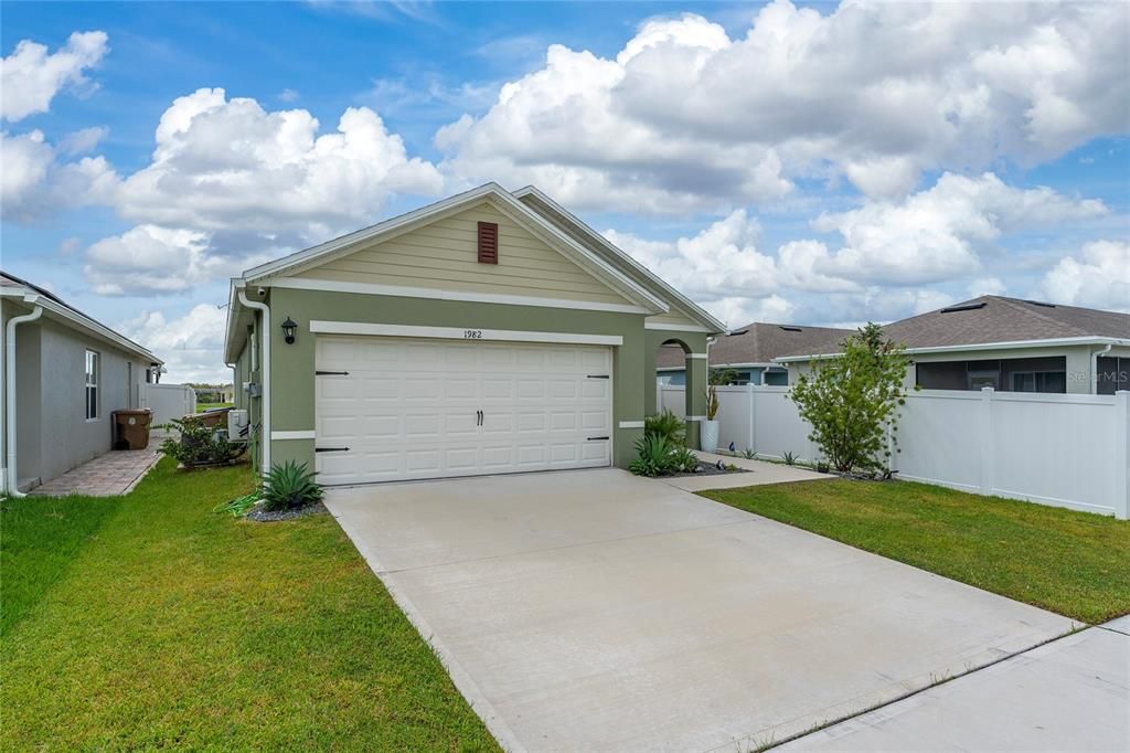 For Rent: $2,300 (3 beds, 2 baths, 1516 Square Feet)