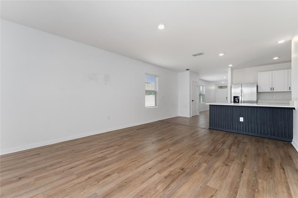 For Rent: $2,300 (3 beds, 2 baths, 1516 Square Feet)