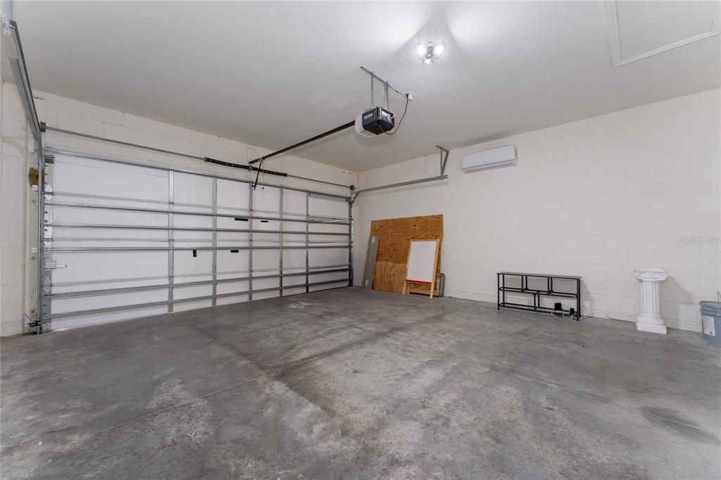 For Rent: $2,300 (3 beds, 2 baths, 1516 Square Feet)