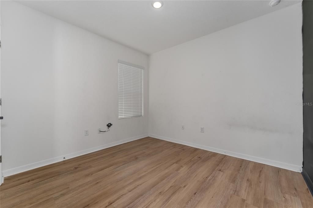 For Rent: $2,300 (3 beds, 2 baths, 1516 Square Feet)