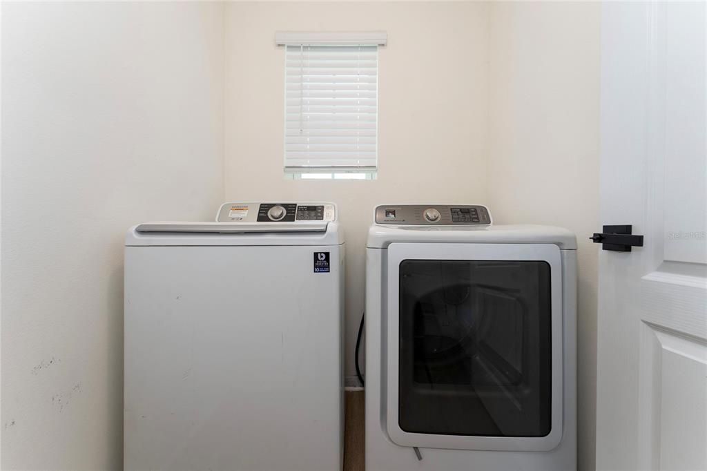 For Rent: $2,300 (3 beds, 2 baths, 1516 Square Feet)