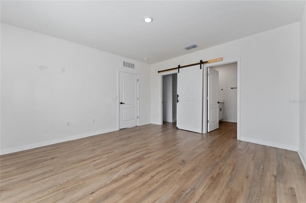 For Rent: $2,300 (3 beds, 2 baths, 1516 Square Feet)