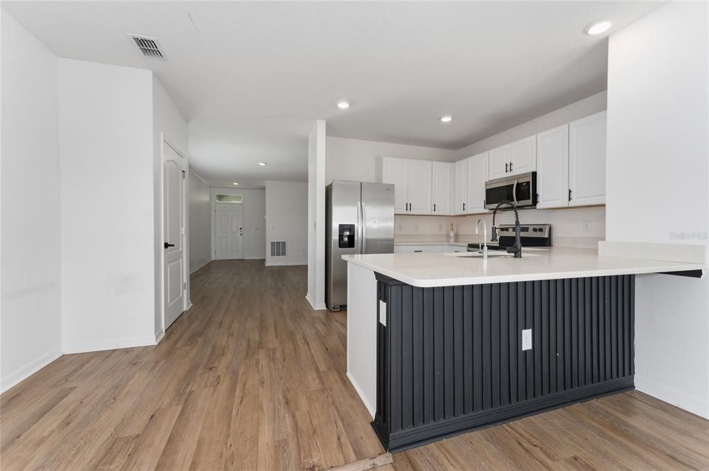 For Rent: $2,300 (3 beds, 2 baths, 1516 Square Feet)