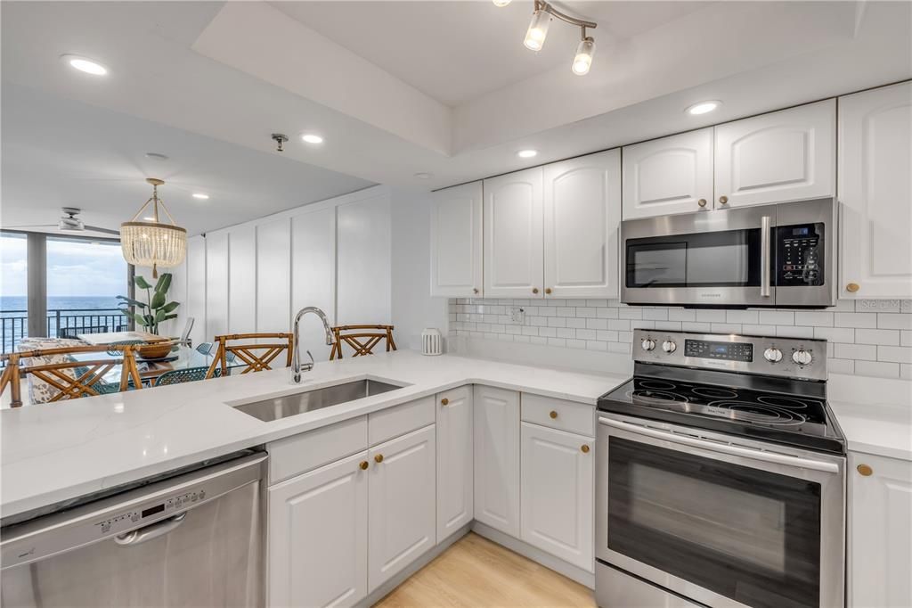 En Venta: $749,000 (2 camas, 2 baños, 1385 Pies cuadrados)