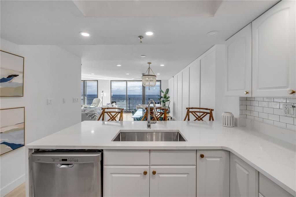 En Venta: $749,000 (2 camas, 2 baños, 1385 Pies cuadrados)