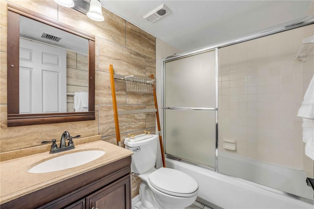 En Venta: $749,000 (2 camas, 2 baños, 1385 Pies cuadrados)