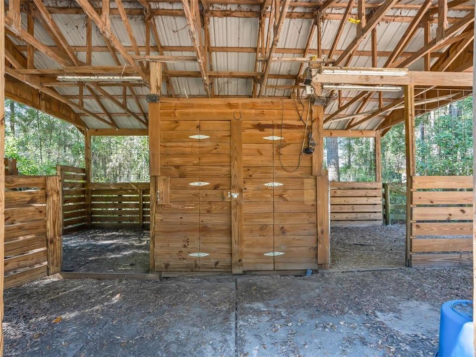 Под контрактом: $295,000 (3 спален, 2 ванн, 1196 Квадратных фут)