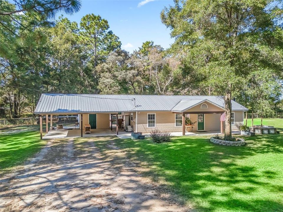 Под контрактом: $295,000 (3 спален, 2 ванн, 1196 Квадратных фут)