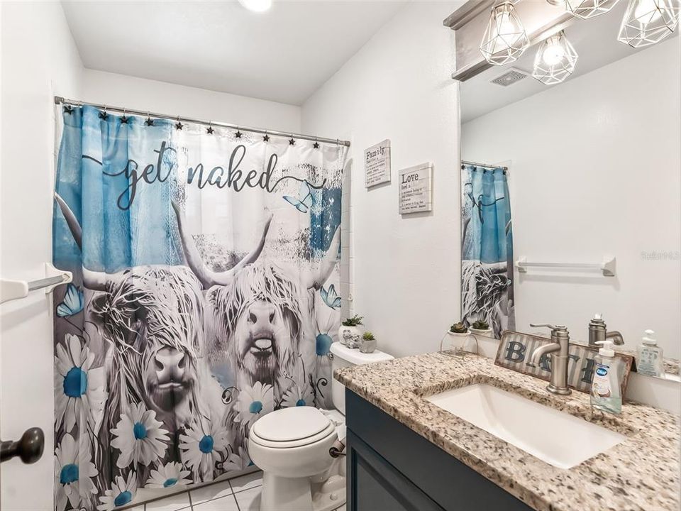 Под контрактом: $295,000 (3 спален, 2 ванн, 1196 Квадратных фут)