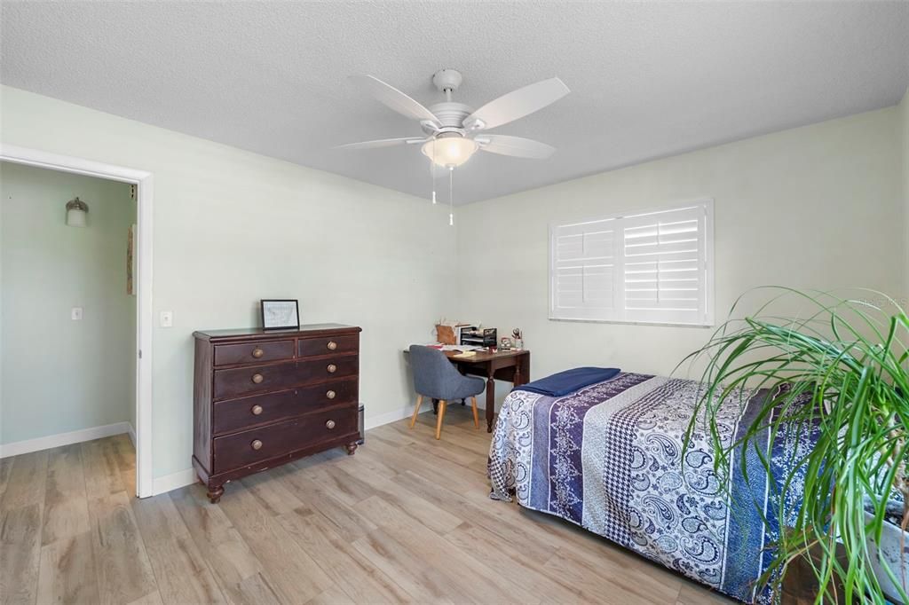 For Sale: $349,000 (2 beds, 2 baths, 1192 Square Feet)