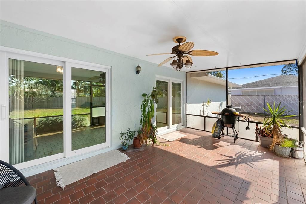 For Sale: $349,000 (2 beds, 2 baths, 1192 Square Feet)