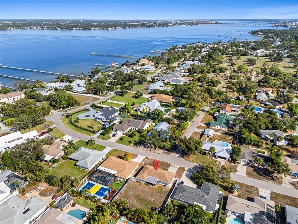 For Sale: $349,000 (2 beds, 2 baths, 1192 Square Feet)