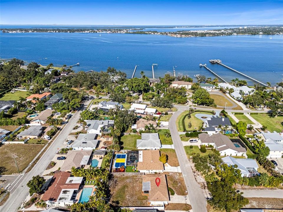 For Sale: $349,000 (2 beds, 2 baths, 1192 Square Feet)