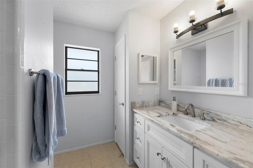 For Sale: $349,000 (2 beds, 2 baths, 1192 Square Feet)