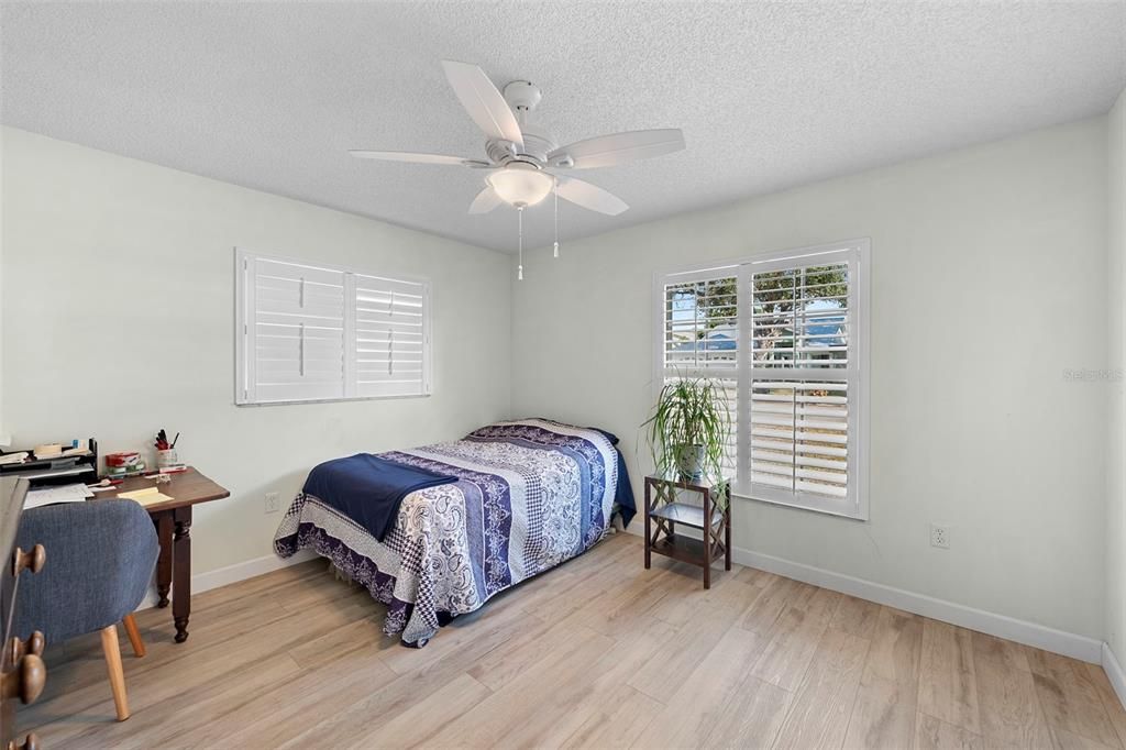 For Sale: $349,000 (2 beds, 2 baths, 1192 Square Feet)