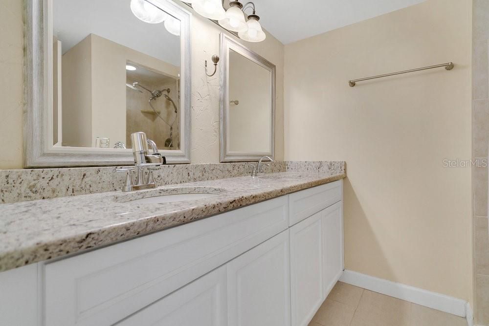 For Sale: $237,500 (2 beds, 2 baths, 1285 Square Feet)