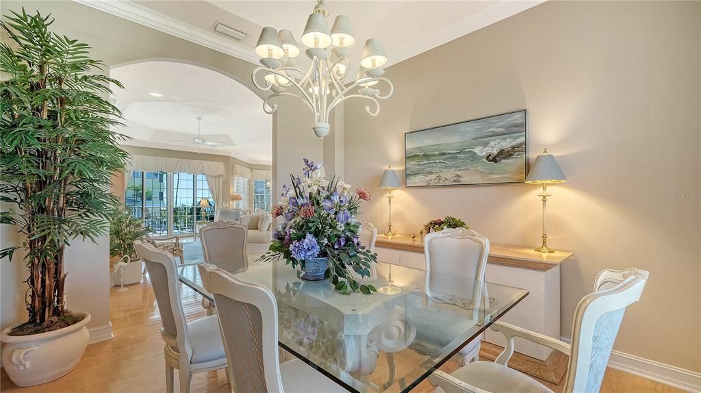 На продажу: $2,895,000 (3 спален, 2 ванн, 2804 Квадратных фут)