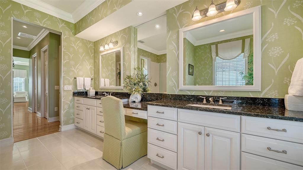 На продажу: $2,895,000 (3 спален, 2 ванн, 2804 Квадратных фут)