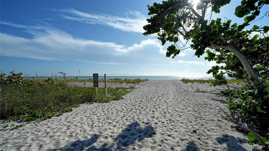 На продажу: $2,895,000 (3 спален, 2 ванн, 2804 Квадратных фут)