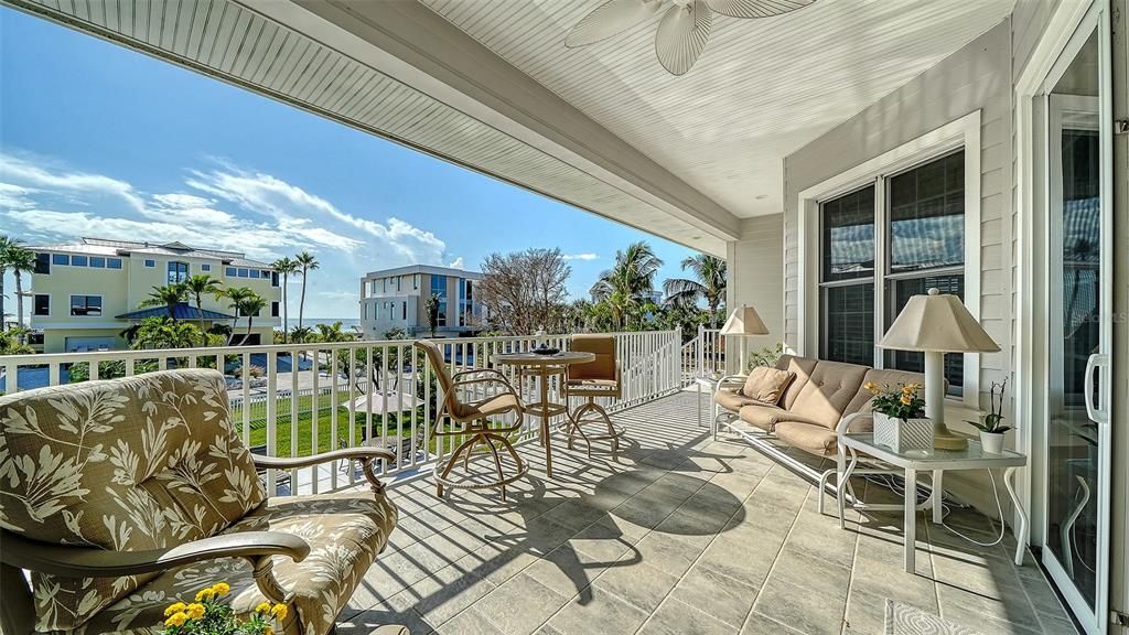 На продажу: $2,895,000 (3 спален, 2 ванн, 2804 Квадратных фут)