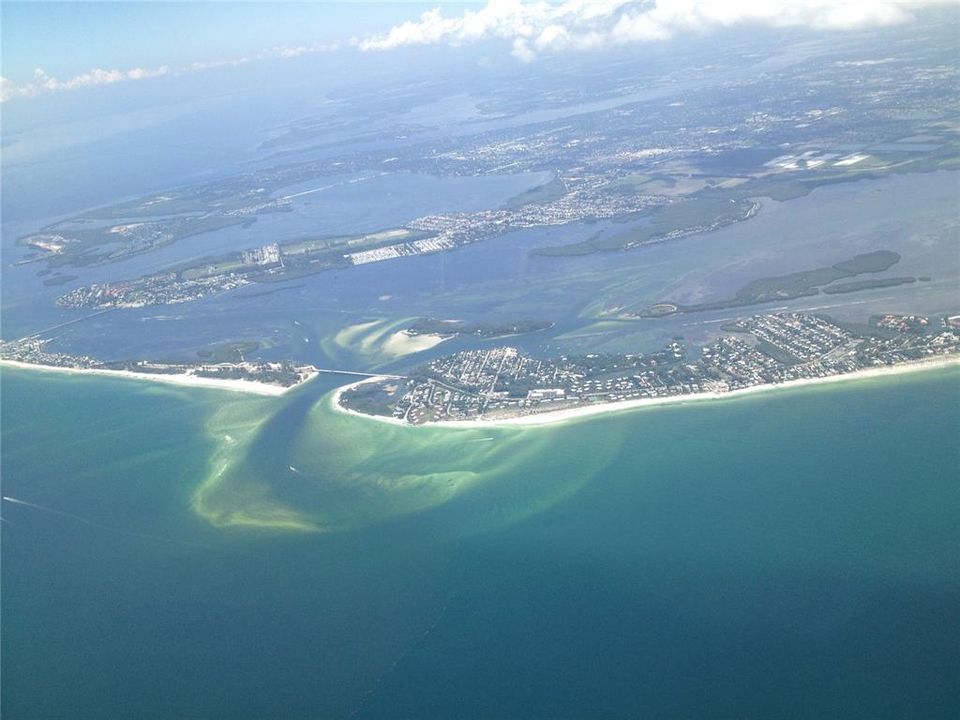 На продажу: $2,895,000 (3 спален, 2 ванн, 2804 Квадратных фут)