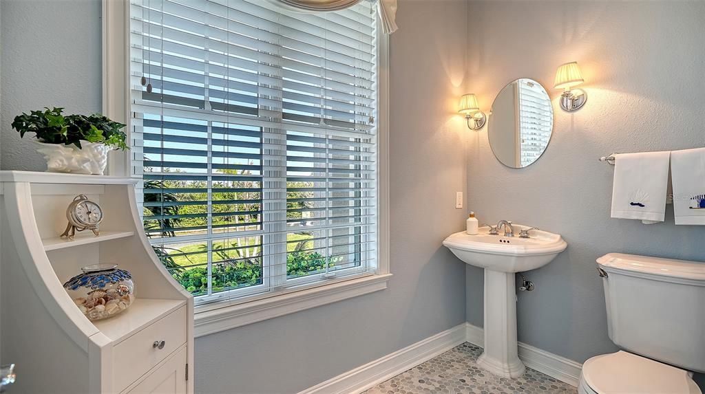 На продажу: $2,895,000 (3 спален, 2 ванн, 2804 Квадратных фут)