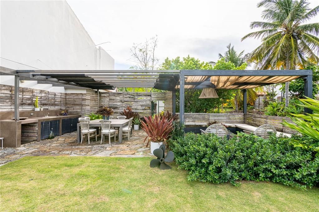 待售: $2,200,000 (3 贝兹, 4 浴室, 2967 平方英尺)