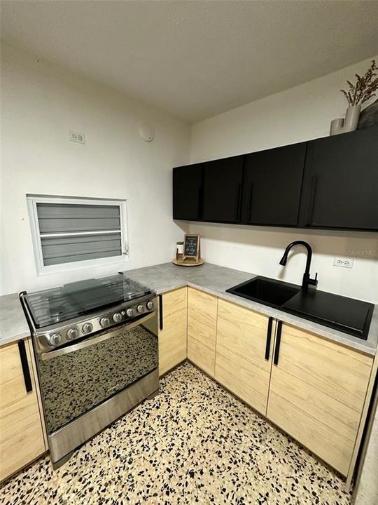 En Venta: $299,000 (0 camas, 0 baños, 2409 Pies cuadrados)