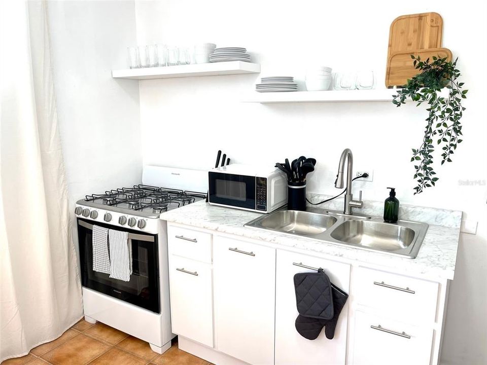 En Venta: $299,000 (0 camas, 0 baños, 2409 Pies cuadrados)