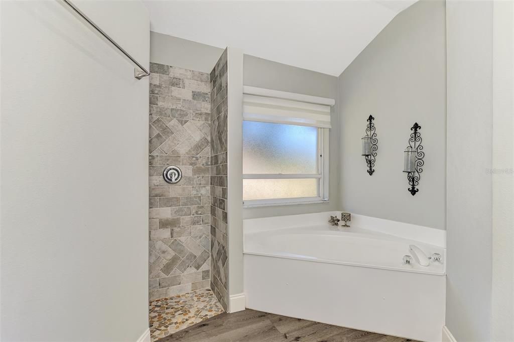 For Sale: $629,000 (4 beds, 2 baths, 2203 Square Feet)