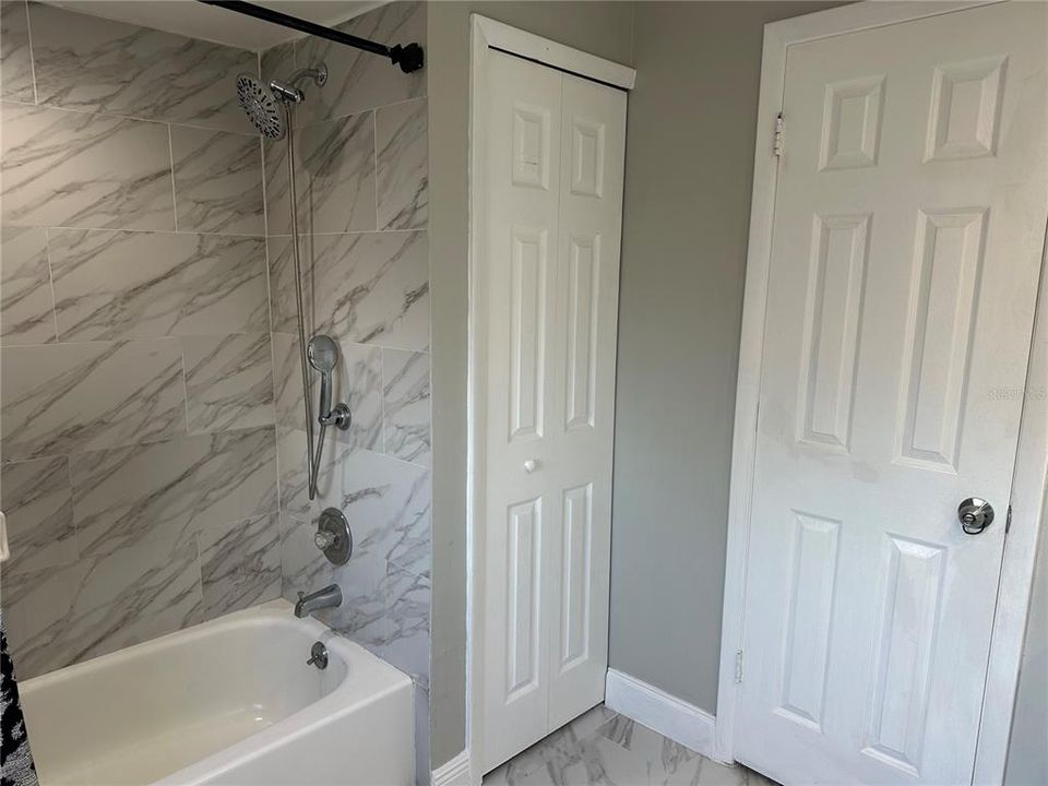 待售: $639,900 (4 贝兹, 2 浴室, 2217 平方英尺)