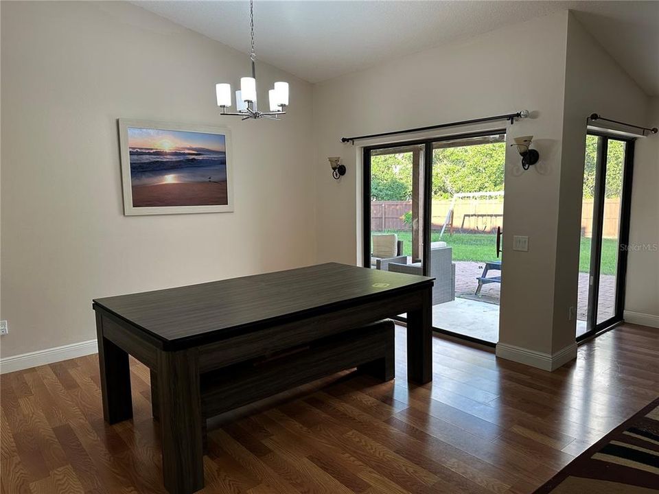 待售: $639,900 (4 贝兹, 2 浴室, 2217 平方英尺)