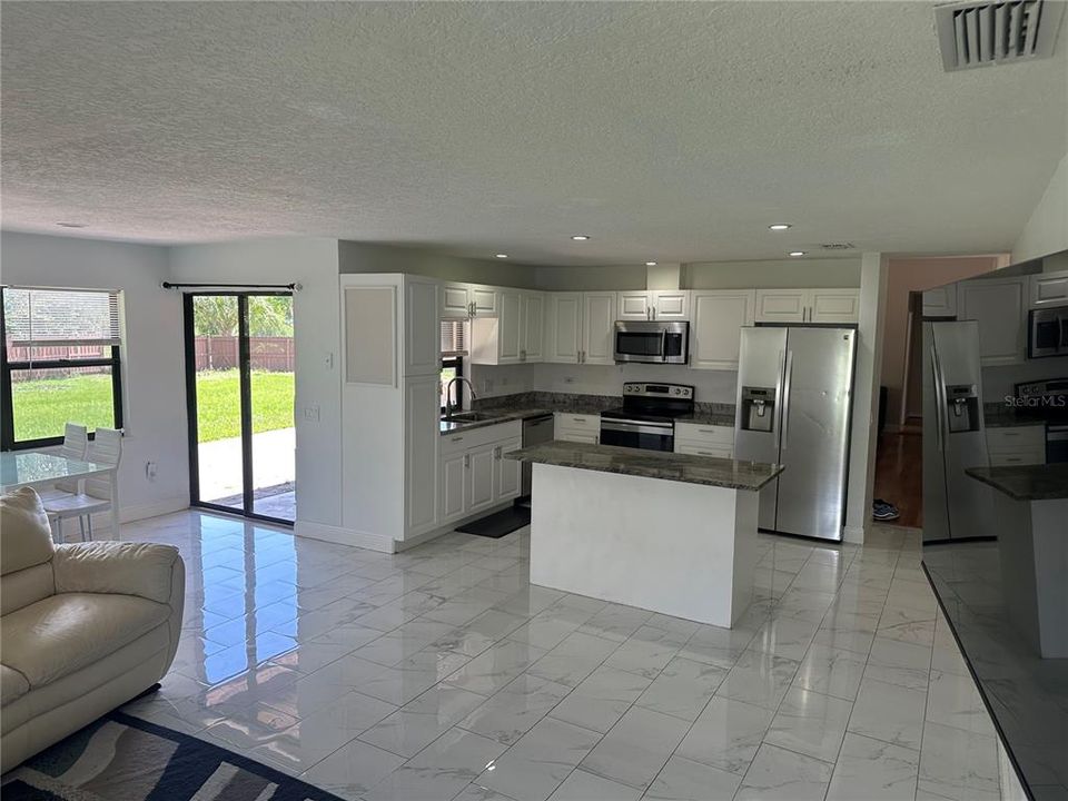 待售: $639,900 (4 贝兹, 2 浴室, 2217 平方英尺)