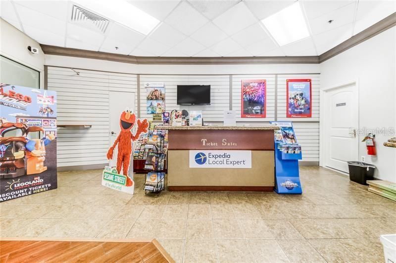 待售: $285,000 (4 贝兹, 3 浴室, 1492 平方英尺)