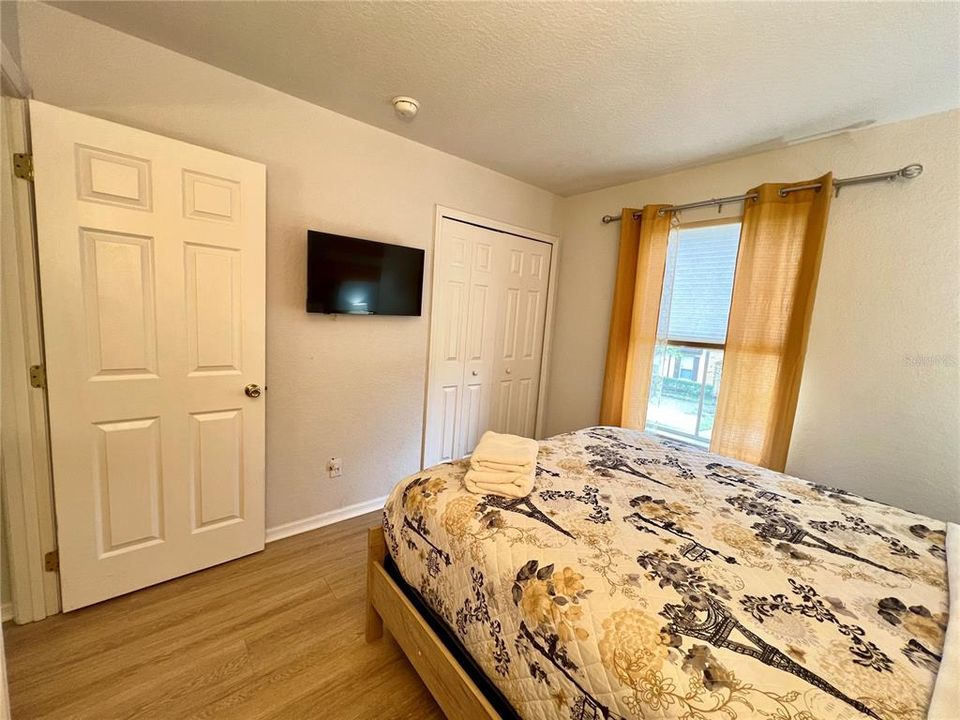 待售: $285,000 (4 贝兹, 3 浴室, 1492 平方英尺)