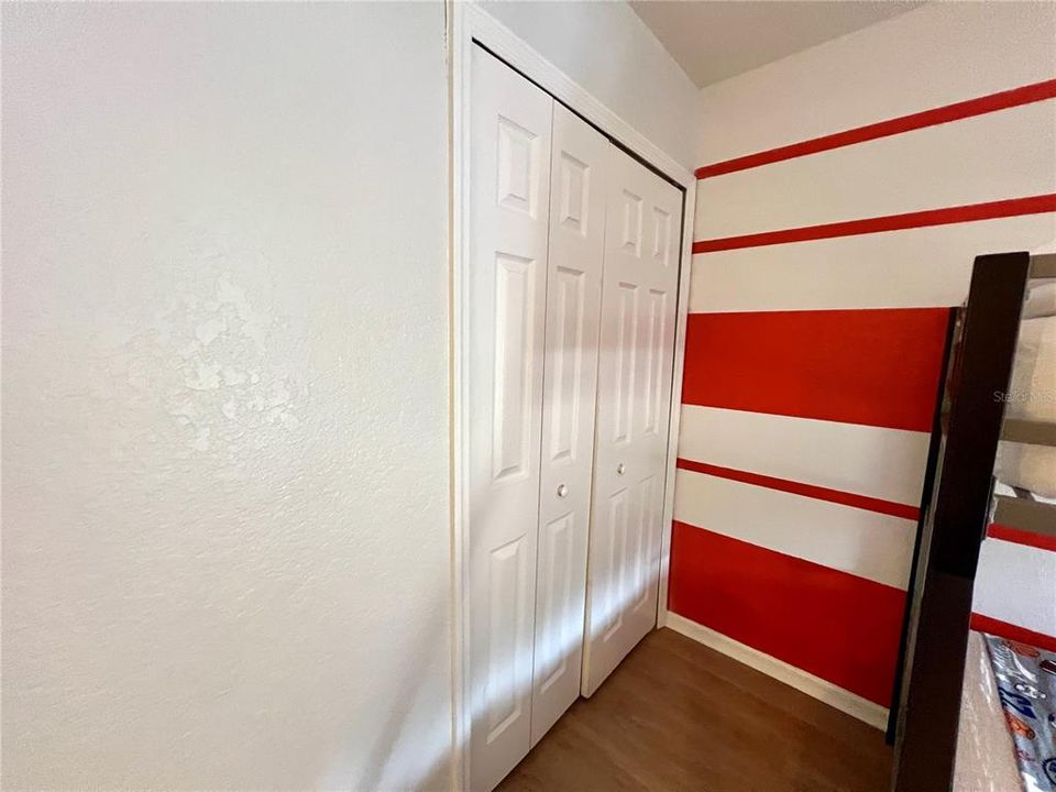 待售: $285,000 (4 贝兹, 3 浴室, 1492 平方英尺)