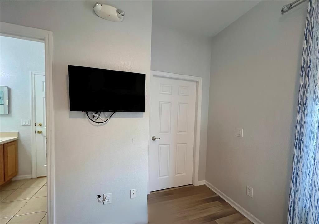 待售: $285,000 (4 贝兹, 3 浴室, 1492 平方英尺)