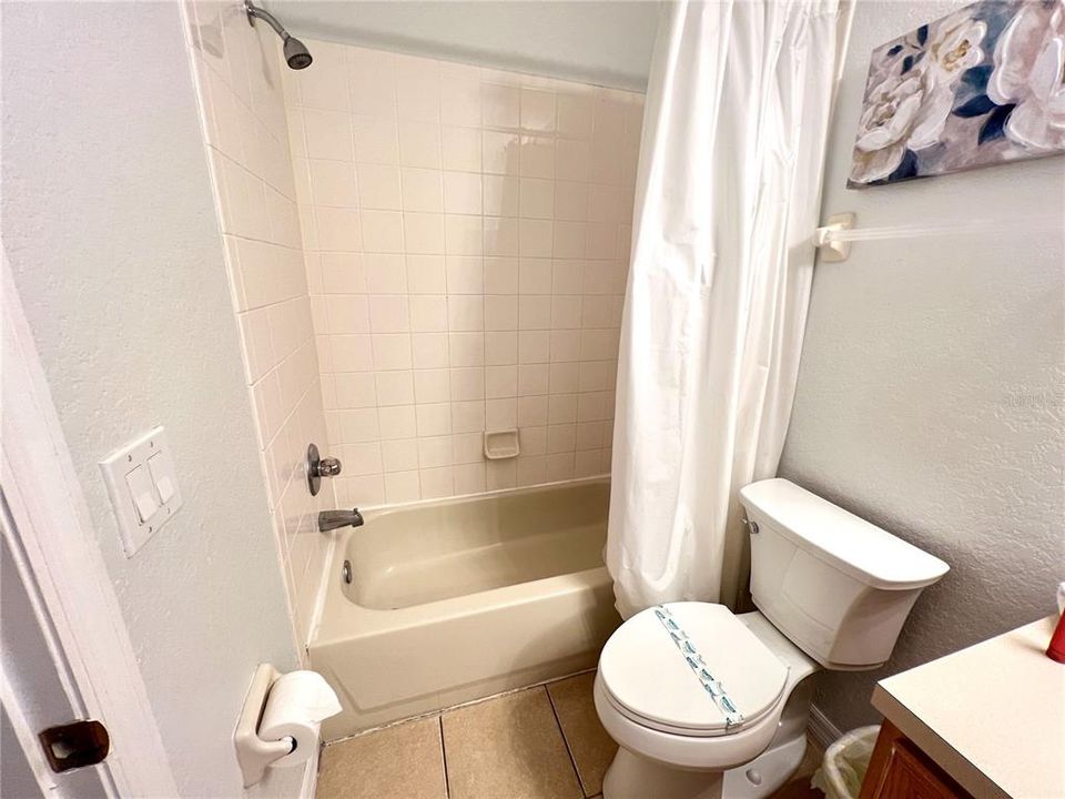 待售: $285,000 (4 贝兹, 3 浴室, 1492 平方英尺)