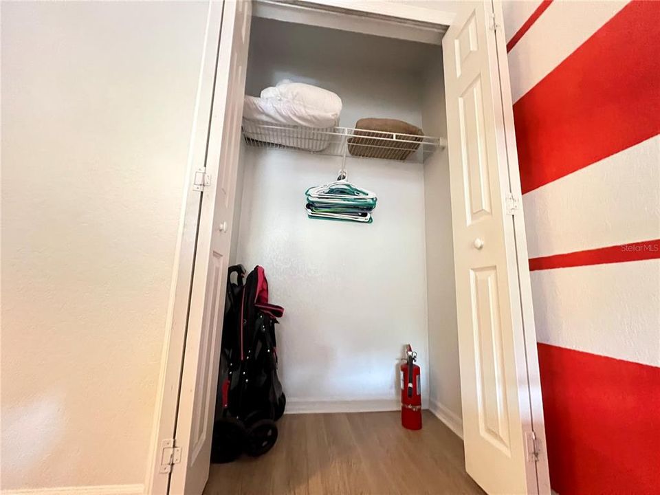 待售: $285,000 (4 贝兹, 3 浴室, 1492 平方英尺)