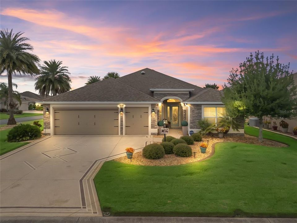 For Sale: $575,000 (3 beds, 2 baths, 1860 Square Feet)