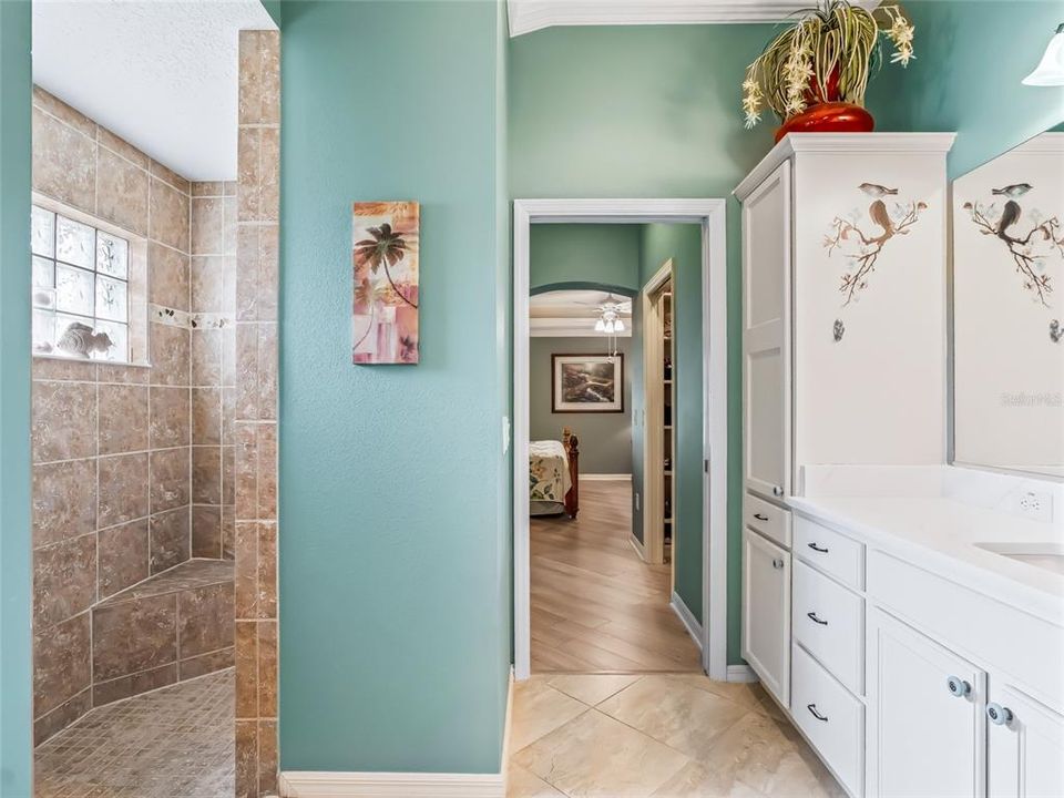 For Sale: $575,000 (3 beds, 2 baths, 1860 Square Feet)