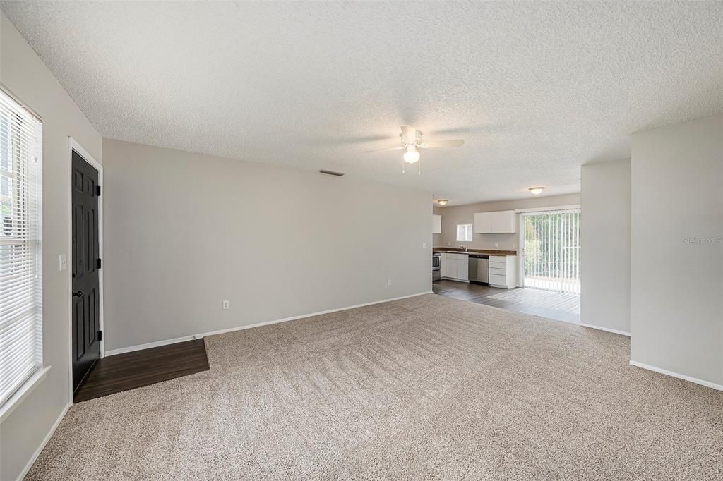 For Sale: $289,990 (3 beds, 2 baths, 1062 Square Feet)