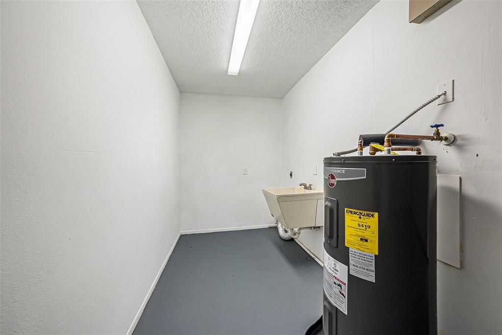 For Sale: $289,990 (3 beds, 2 baths, 1062 Square Feet)