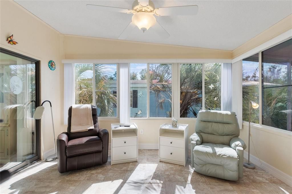 На продажу: $185,000 (2 спален, 2 ванн, 1458 Квадратных фут)