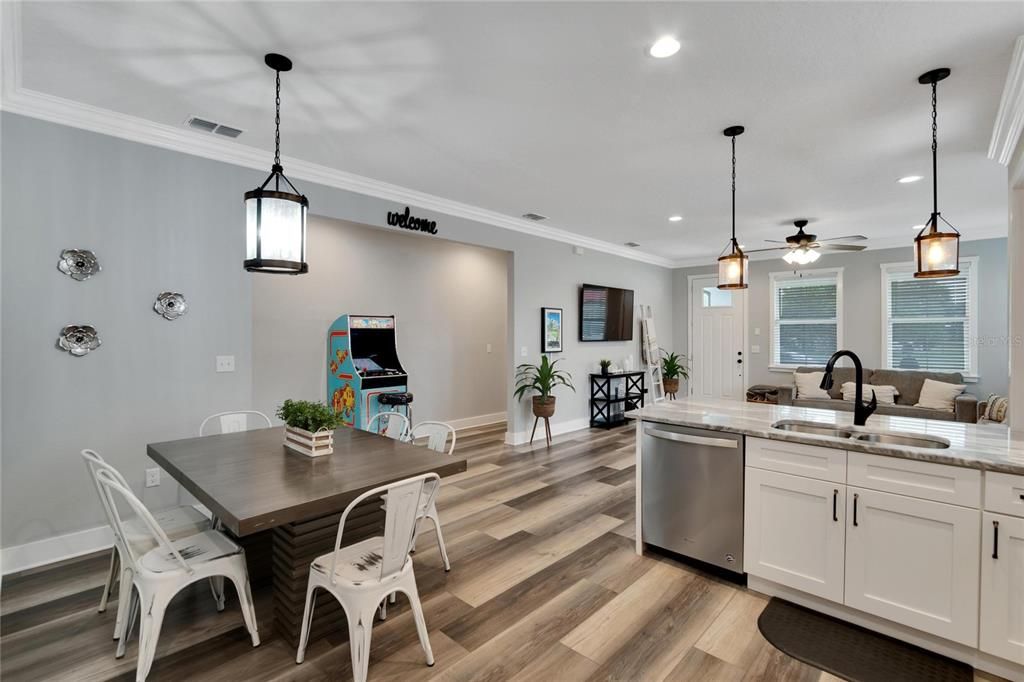 For Rent: $2,700 (3 beds, 2 baths, 1413 Square Feet)