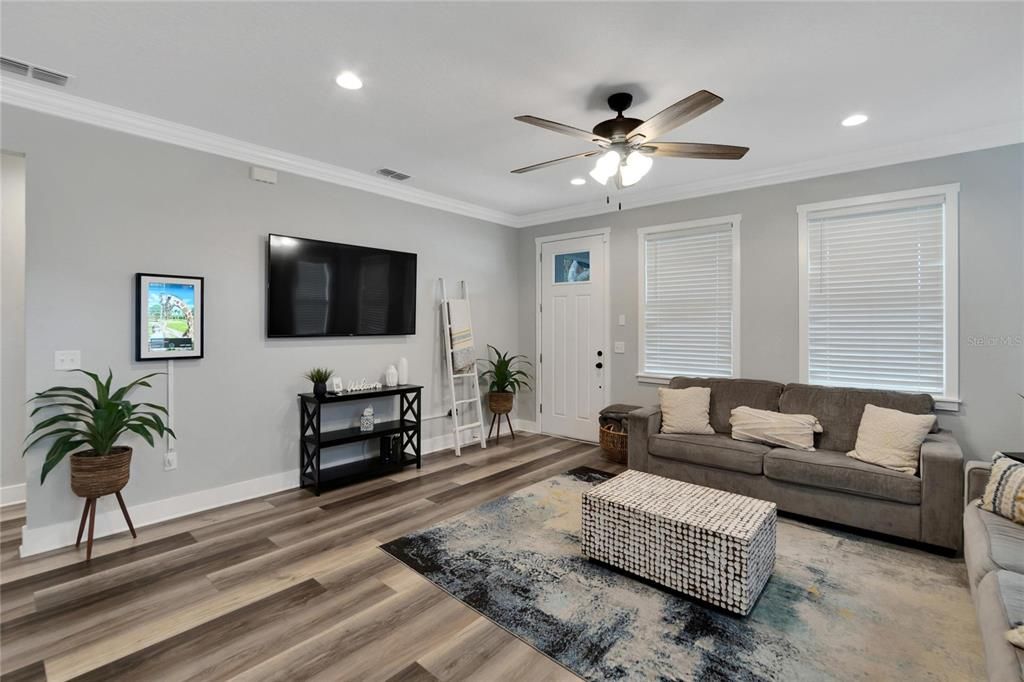 For Rent: $2,700 (3 beds, 2 baths, 1413 Square Feet)