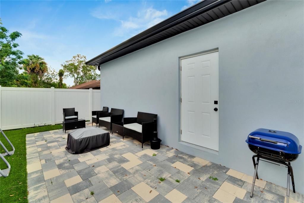 For Rent: $2,700 (3 beds, 2 baths, 1413 Square Feet)